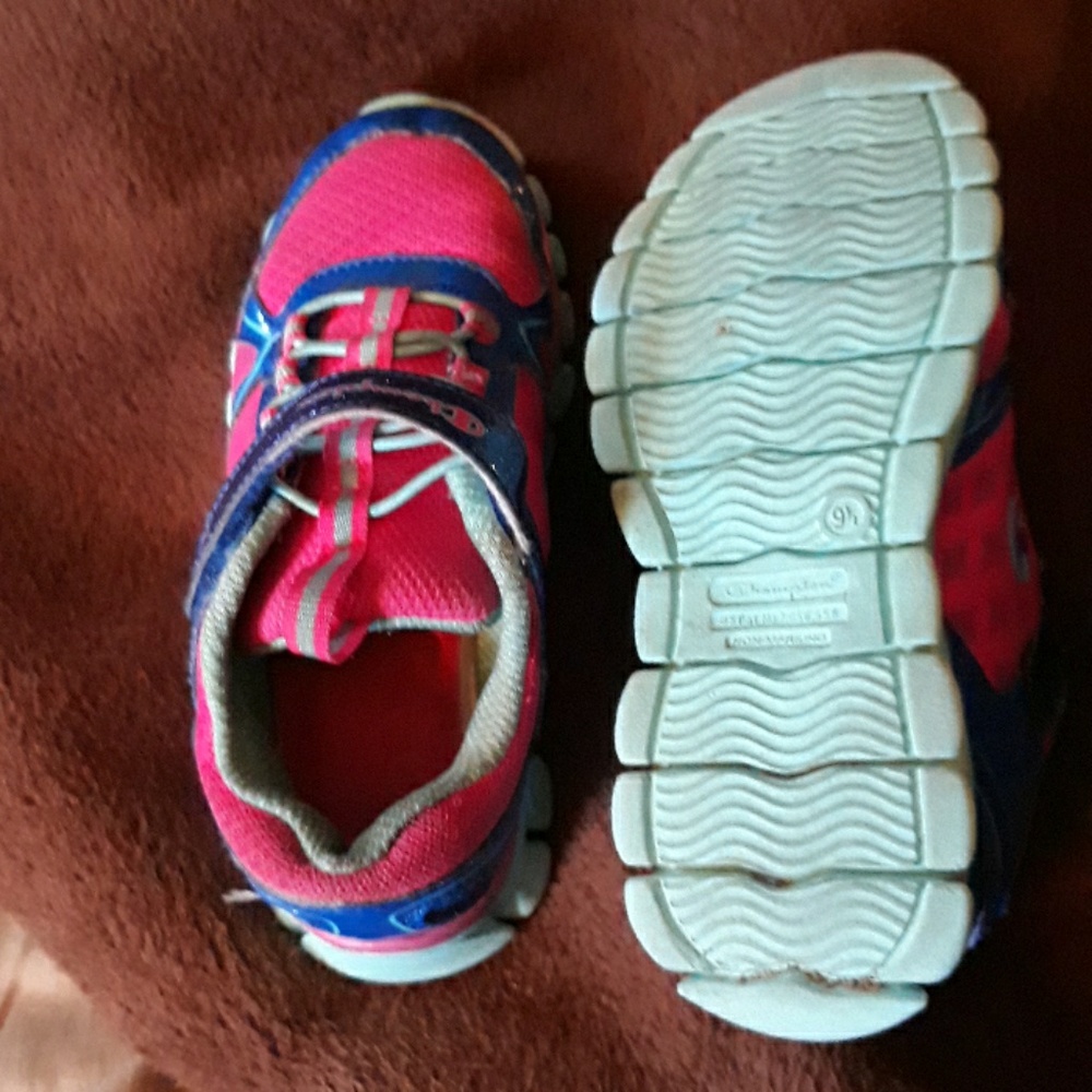 Toddler athletic shoes